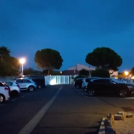 Climatise Avec Parking Prive Appartamento